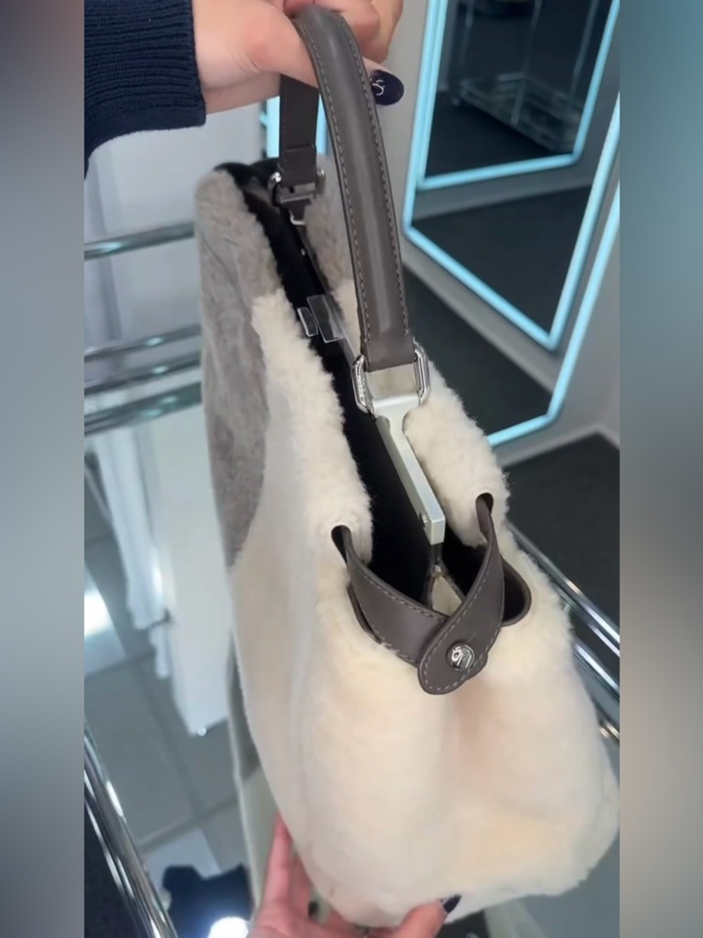 Fendi Bag - Picture 11 of 14